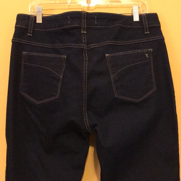 Woman’s Jeans .Capri or long, your choice. - Picture 2 of 9